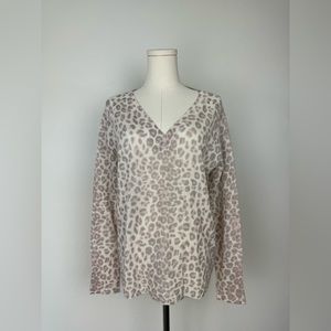 360 Cashmere Women's Leopard gray 100% cashmere vneck Sweater Size XS  Oversized